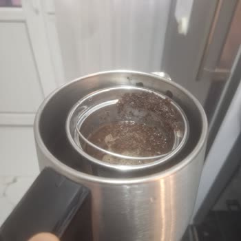 Çay Makinesinde Kısa Süzgeç Ve Tekrarlanan Servis Sorunu: İade Talebi