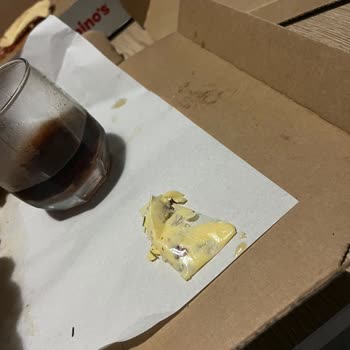 Domino's Çarşamba Şubesinde Sarımsaklı Ekmeğin İçinde Plastik Poşet