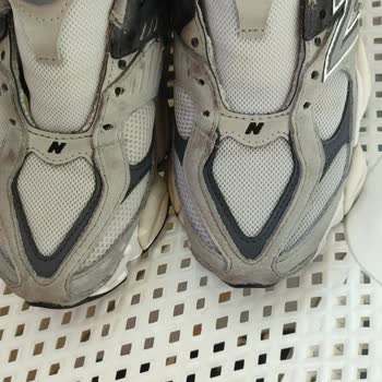 New Balance 9060 Ayakkabımda Renk Değişimi Ve Ürün Kusuru