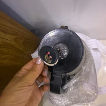 Karaca Çay Makinesinin Kapağı Yapıştırıcıyla Doldurulmuş Ve Sürekli Arızalanıyor