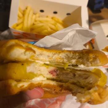 Kanlı Tavuklu Siparişte Hijyen İhlali Ve Cevapsız Destek