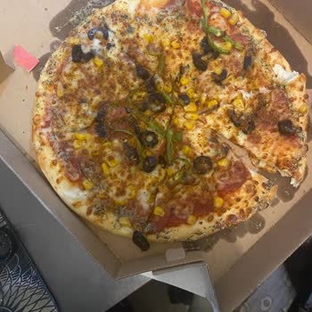 Domino's Antalya Kültür Şubesinde İnce Ve Küçük Pizzalar Nedeniyle Hayal Kırıklığı Ve İade Talebi