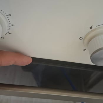 Fırın Kapak Kapanmaması Ve Garanti Servisinin Yanıt Vermemesi