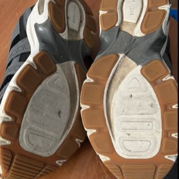 Skechers Mağazası Deforme Ayakkabıya Misliyle Değişim İsteği Reddedildi