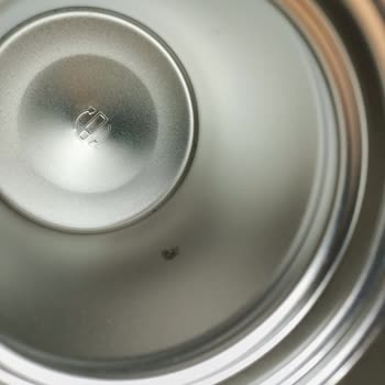 Stanley Yemek Termosunun İlk Kullanımda Metal Yüzeyinde Leke Ve Sağlık Endişesi