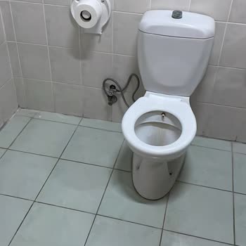 Kirli Tuvalet Ve Duşlar, Hijyen İhmali Hastaları Enfeksiyon Riskine Maruz Bırakıyor