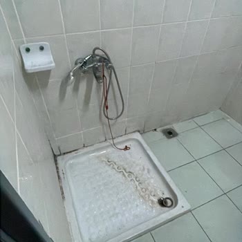 Kirli Tuvalet Ve Duşlar, Hijyen İhmali Hastaları Enfeksiyon Riskine Maruz Bırakıyor