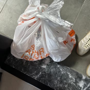 Migros Etimesgut Şubesinde Yırtık Poşet Ve Özensiz Teslimat