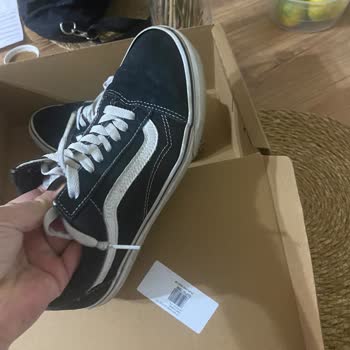 SuperStep Vans Ayakkabısında Üretim Hatası Ve Mağazanın Kullanıcı Hatası Reddi