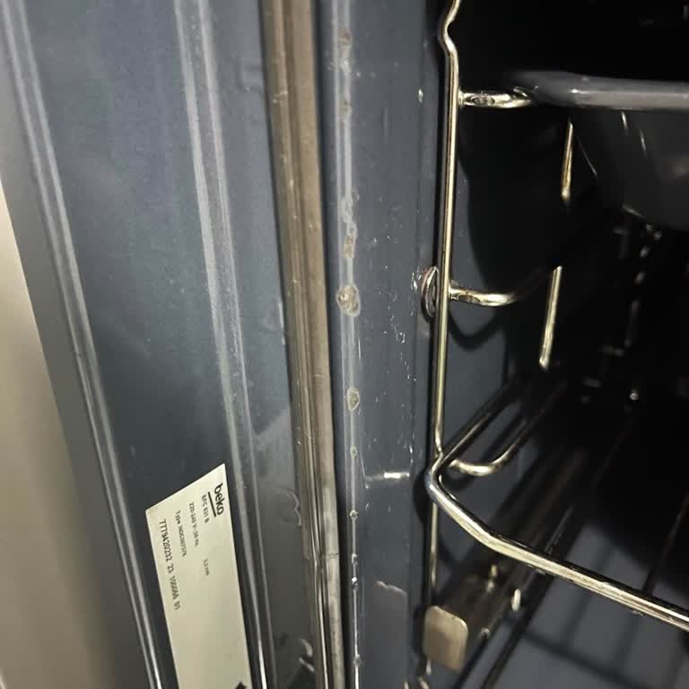 Beko Ankastre Fırında Düzensiz Pişirme Ve İç Yüzey Hasarı Garantiden Onarım Talebi