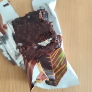 Son Tüketim Tarihi Geçmemiş Çikolata Ürünlerinde Küflenme Ve Bozuk Koku