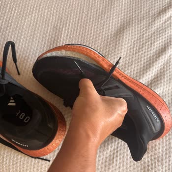 Az Kullanılmış Ultra Boost Light Ayakkabının Tabandan Açılması Ve Değişim Talebi