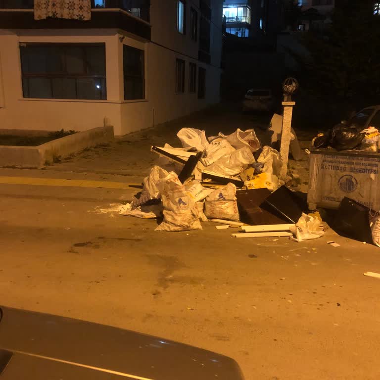 Altındağ Belediyesi'nde Moloz Ve Çöp Yığınına Müdahale Edilmemesi