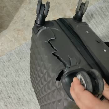 AJet Bagaj Gecikmesi Ve Ağır Hasarına Yetersiz Tazminat, Muadil Valiz Talebi