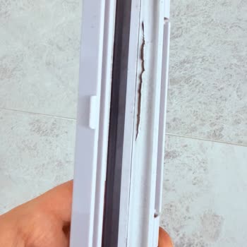 Roborock Q8 Max Pro Alt Fırça Kapağının Kendiliğinden Kırılması Garanti Kapsamında Değişim Talebi