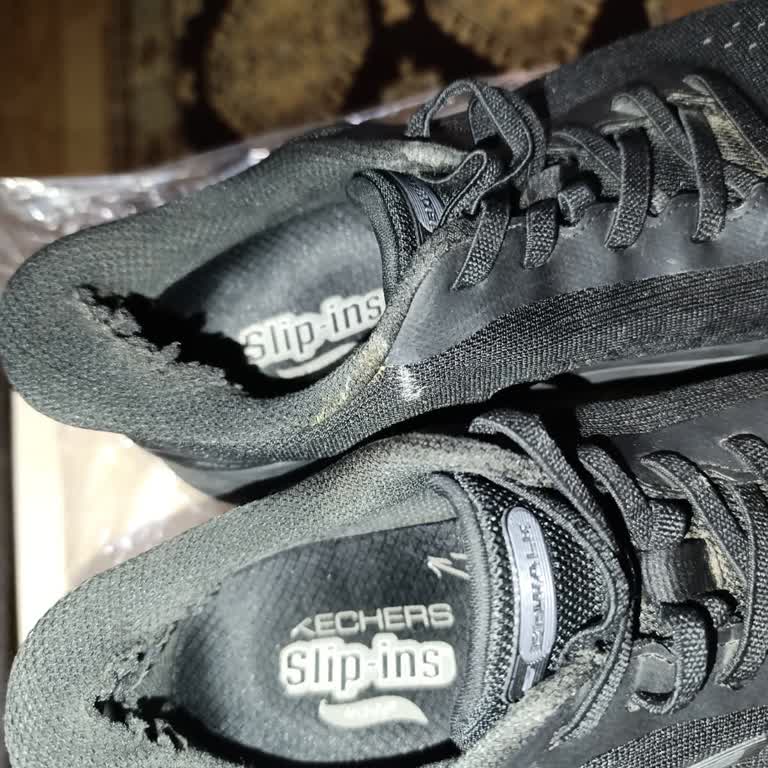 Skechers Slip-Ins Ayakkabısının Altı Ayda Yırtılması ve Mağaza Garanti Reddi