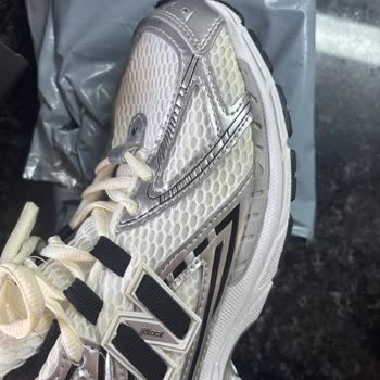 Defolu New Balance Ayakkabı Ve İade Talebine Cevapsız Yanıt