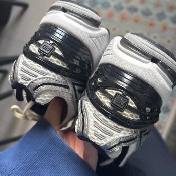 Defolu New Balance Ayakkabı Ve İade Talebine Cevapsız Yanıt