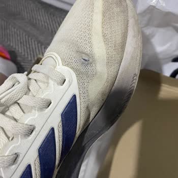 Adidas Runfalcon Ayakkabısında Üretim Hatası, Trendyol İade Talebini Reddetti