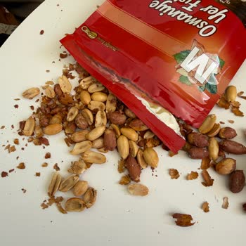 Küflü Yer Fıstığı Paketi Teslim Edildi, Cevap Yok, Ücret İadesi Talebi