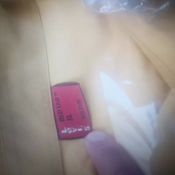 Yanlış Ve Lekeli Gönderilen Gömlekler İçin Ücret İadesi Talebi