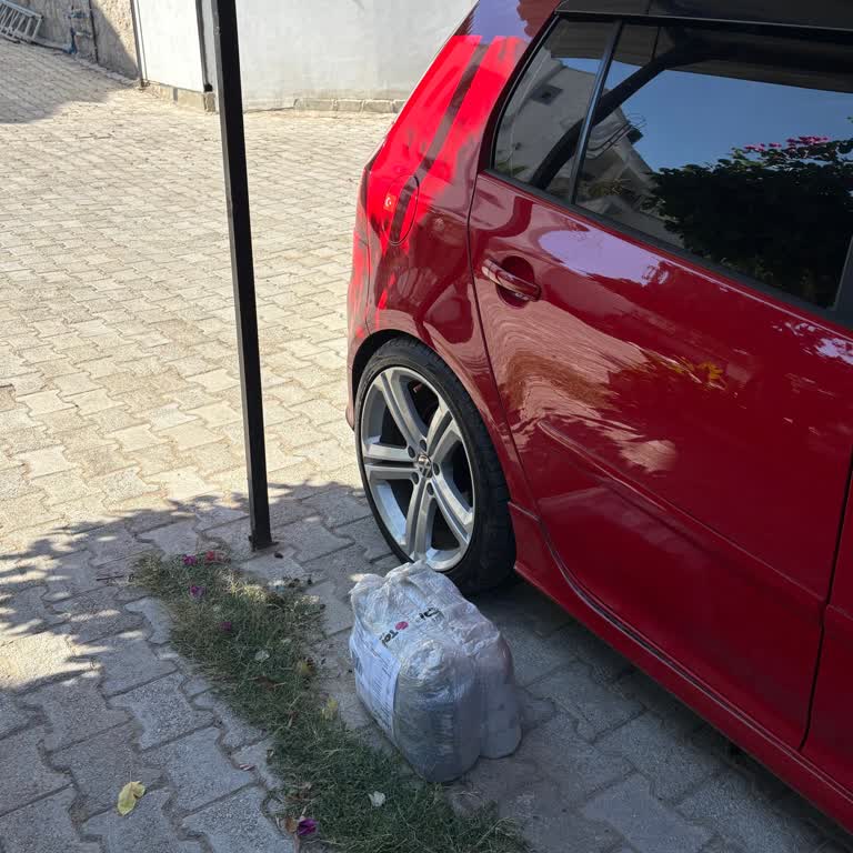 Kapı Teslimatı Yapılmadı, 20 Kg Kedi Kumu Bina Girişinde Bırakıldı