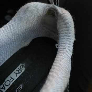 Skechers D’Lites Ayakkabısının İç Topuk Deformasyonu Üretim Hatası Olarak Değerlendirilmemesi