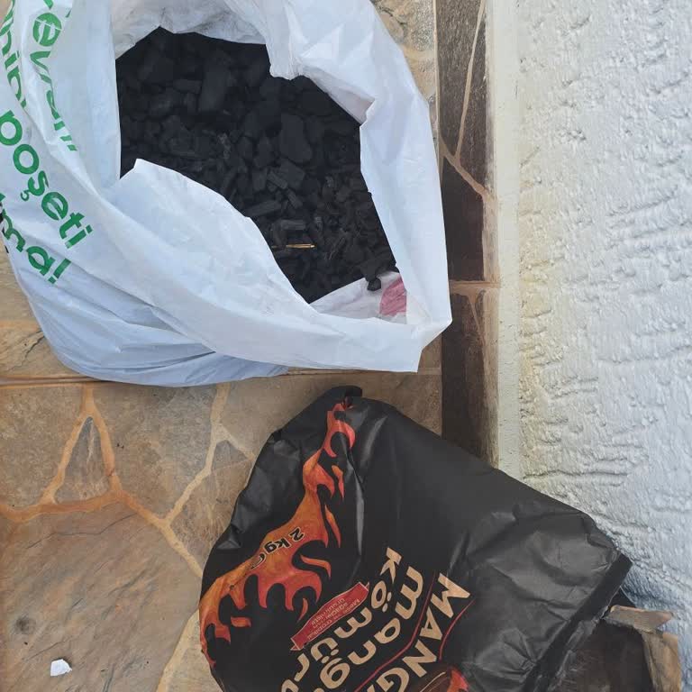 Mangal Kömürüm Ufalanmış Ve Kullanılamaz