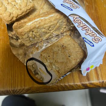 Ülker Saklıköy Paketi İçinde İnce Sopa Benzeri Yabancı Madde