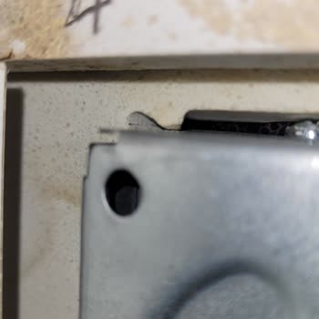 Arçelik Ocağın Camı Hatalı Montaj Nedeniyle Patladı, Servis Sorumluluğu Reddi