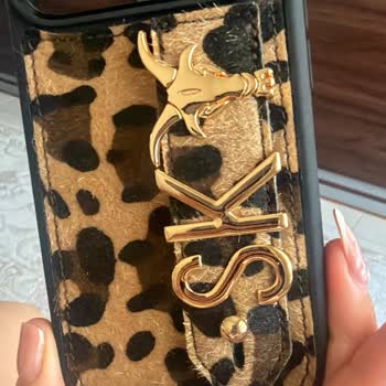 Beklenenle Uyuşmayan Ve Kalitesiz Telefon Kabı