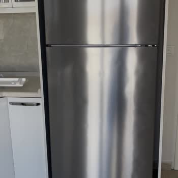 Yeni Buzdolabımda Kapak Göçükleri İçin Tam Değişim Talebi