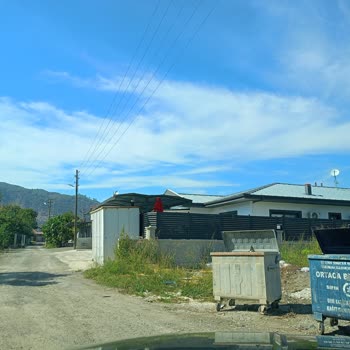 Çöp Toplanmaması Ve Konteynerin Yanlış Yerleştirilmesi Mahallede Haşere Ve Koku Sorunları Yaratıyor