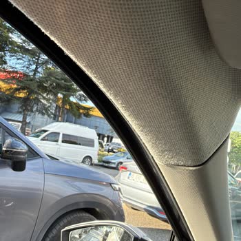 Skoda Kamiq İç Döşemenin Tüylenme Ve Deformasyon Sorunu Garanti Kapsamında Çözülmeli