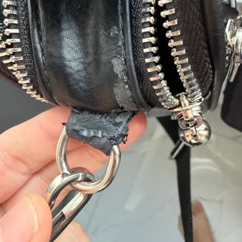Çantada Soyulma Ve Yırtılma Nedeniyle Değişim Talebi
