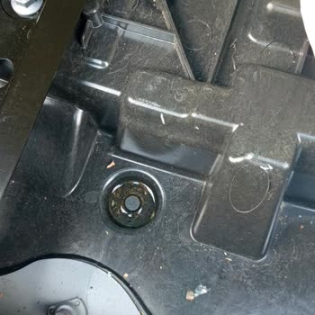 Renault Megane 4'te Sürekli Su Sızıntısı, Multimedya Donması Ve Servis Gecikmeleri