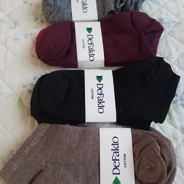 Hemenaldin.shop Son Derece Kalitesiz ve Bambaşka Çoraplar Gönderdi