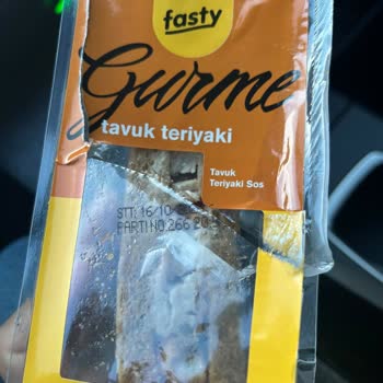 Opet Son Kullanma Tarihi Geçmemiş Sandviçte Beyaz Küf Ve Sağlık Sorunu