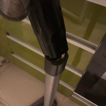 Philips 8000 Serisi Dikey Süpürgede Üst Bağlantı Parçasının Ani Kırılması Ve Garanti Talebi