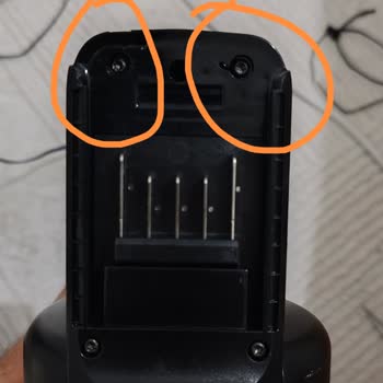 Philips XC8057 Süpürgede Hızlı Kırılan Teleskopik Boru Ve Batarya Kapak Askısı