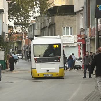 Bursa B1 Hattında Küçük Otobüslerin Aşırı Kalabalığı Ve Çözüm Eksikliği