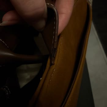 DKNY Çantamın Sap Dikişinde Yırtılma Ve Mağaza Cevapsızlığı