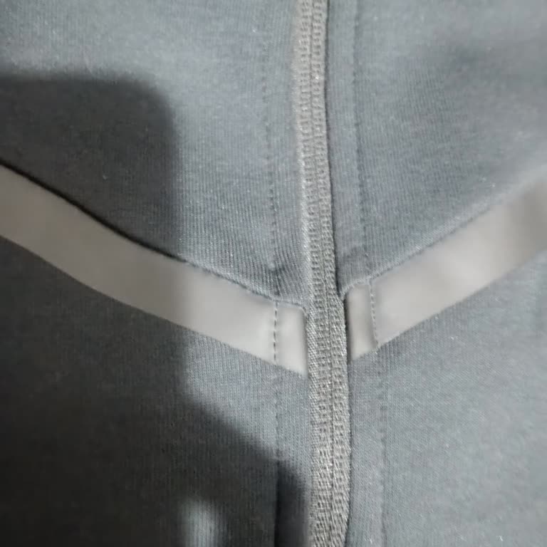 Desen Hatası Olan Nike Tech Üst Ürünü Ve Cevapsız Müşteri Hizmetleri