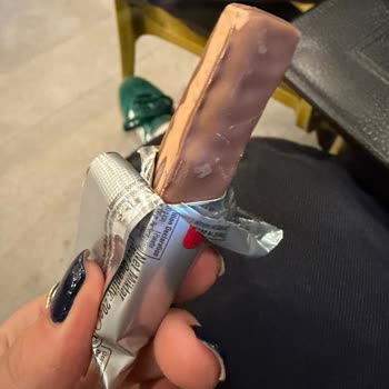 Son Kullanma Tarihi Geçmemiş Çikolata Bozulmuş