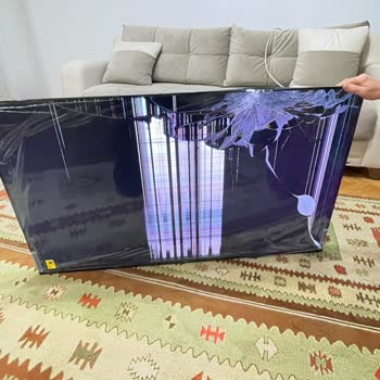 Philips Televizyonunun Kargo Teslimatında Kırık Ekran Ve Sorumluluk Reddi