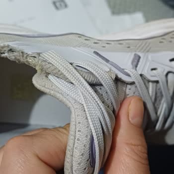 Sağ Tekindeki Ayıplı Ayakkabı Ve Deichmann’ın Reddetme Tutumu