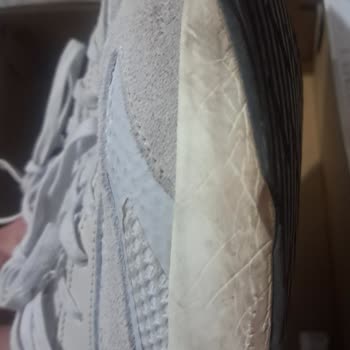 Adidas İstinyePark Mağazası’ndan Aldığım Ayakkabının Tabanı Üç Hafta İçinde Aşırı Ezildi