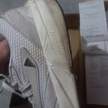 Adidas İstinyePark Mağazası’ndan Aldığım Ayakkabının Tabanı Üç Hafta İçinde Aşırı Ezildi