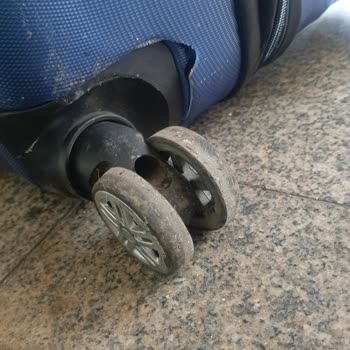 Valizimde Yırtık Ve Şirketin Geri Dönüşsüz Tutumu