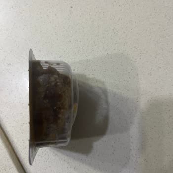 Açılmamış Eti Puf Paketi Büzülmüş Ve Markaya Güven Sarsıldı